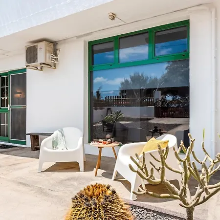 Sea Breeze Hideaway Holiday home